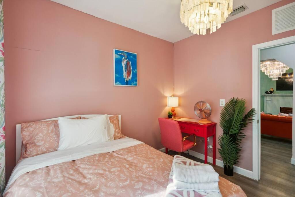 New! Havana Nights Villa ! Walk To Calle Ocho! Маями Екстериор снимка
