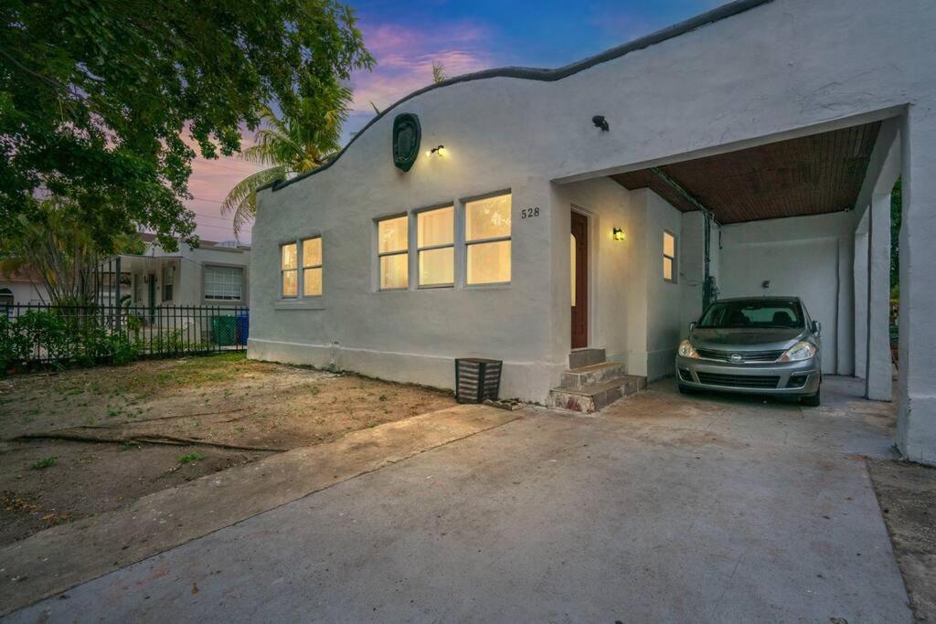New! Havana Nights Villa ! Walk To Calle Ocho! Маями Екстериор снимка